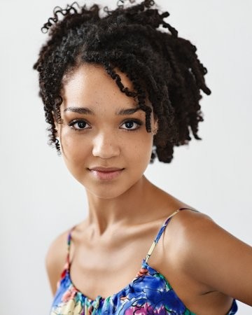 Aisha Dee imagen 1