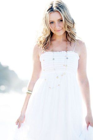 Beverley Mitchell imagen 2