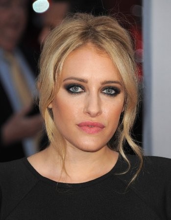 Carly Chaikin imagen 1