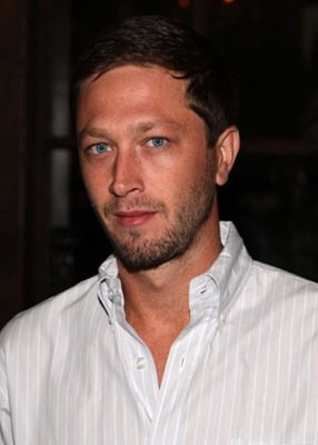 Ebon Moss-Bachrach imagen 1