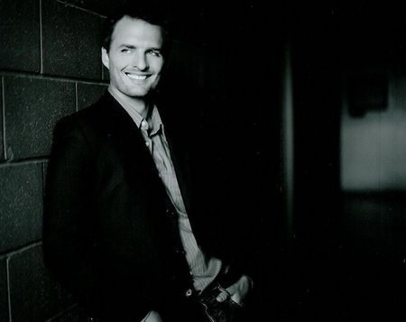 Greg Bryk imagen 4