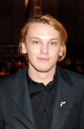 Jamie Campbell Bower imagen 3