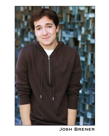 Josh Brener imagen 1