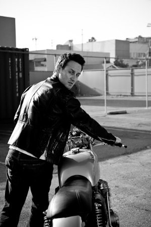 Josh Stewart imagen 1