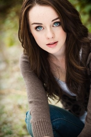 Kacey Rohl imagen 1