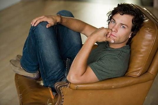 Kyle Schmid imagen 1