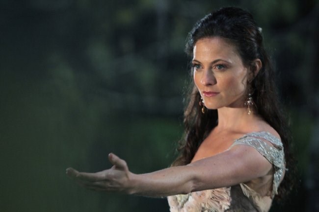 Lara Pulver imagen 3