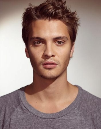 Luke Grimes imagen 1