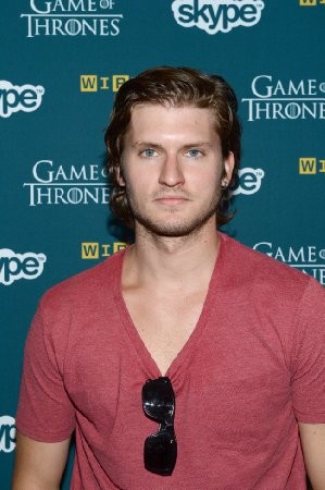 Tom Weston-Jones imagen 1