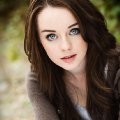 Kacey Rohl imagen 1