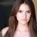 Shelley Hennig imagen 1