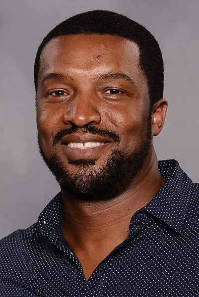 Roger R Cross